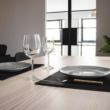 City Hall Apartment With Free Parking 푼샬 외부 사진