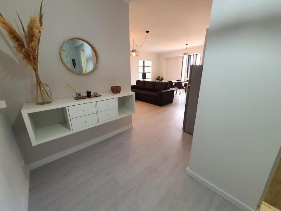 City Hall Apartment With Free Parking 푼샬 외부 사진